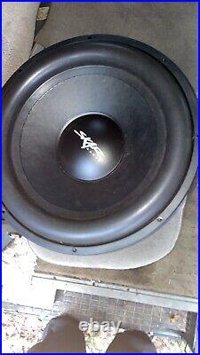 18 inch car subwoofer. 1 ohm 600 watts. Only used it for 2 weeks