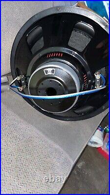 18 inch car subwoofer. 1 ohm 600 watts. Only used it for 2 weeks